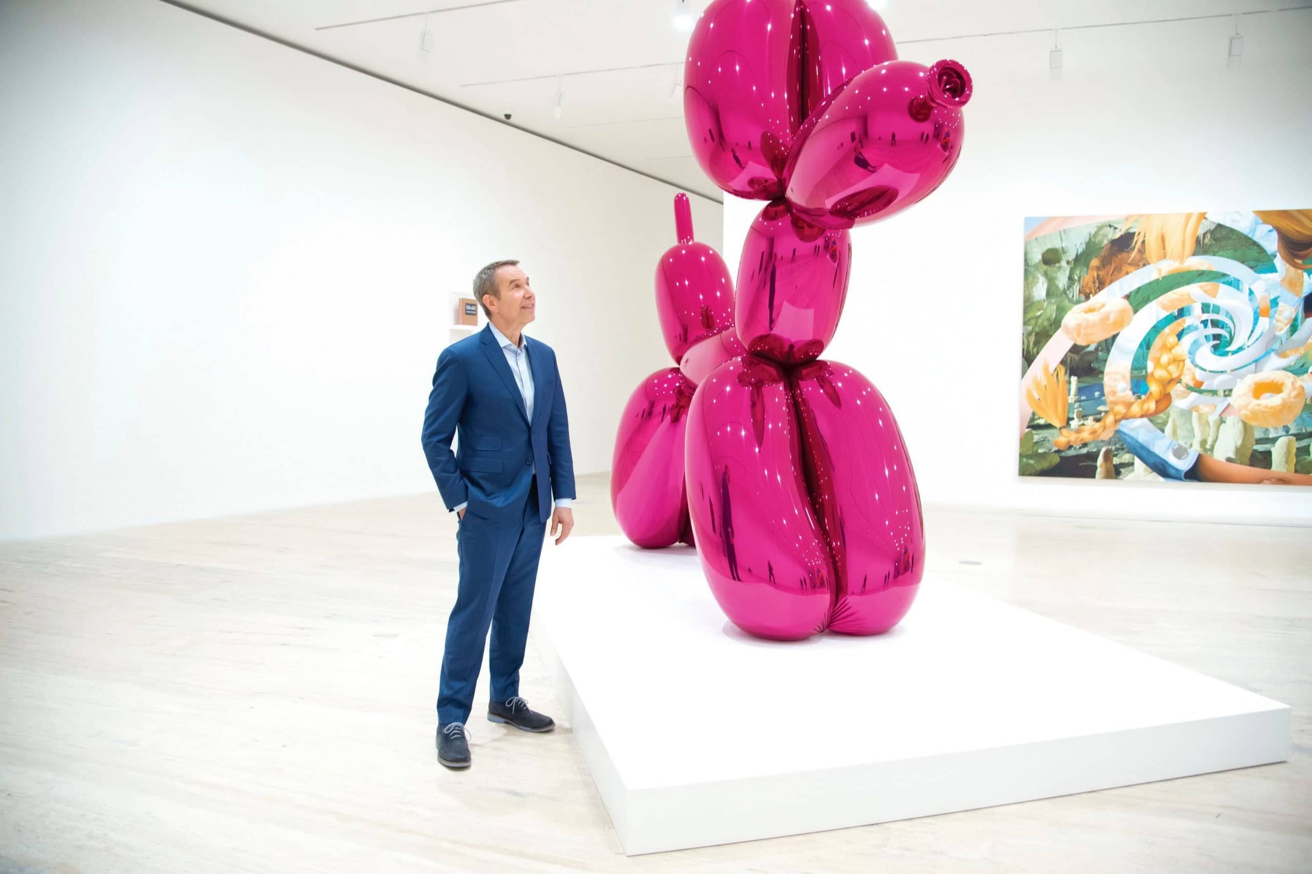 Jeff Koons with his sculpture and possible NFT subject