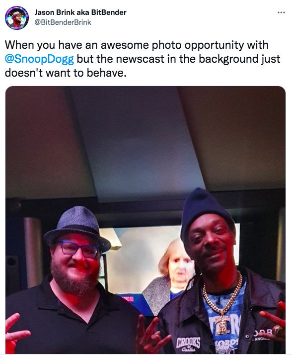 Gala Games President Brink Takes a Photo with Snoop Dogg
