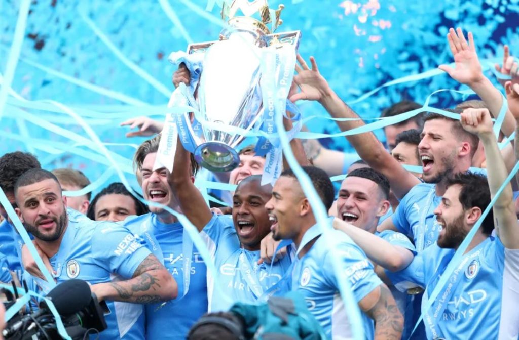 image of the English Premier League football team with their trophy