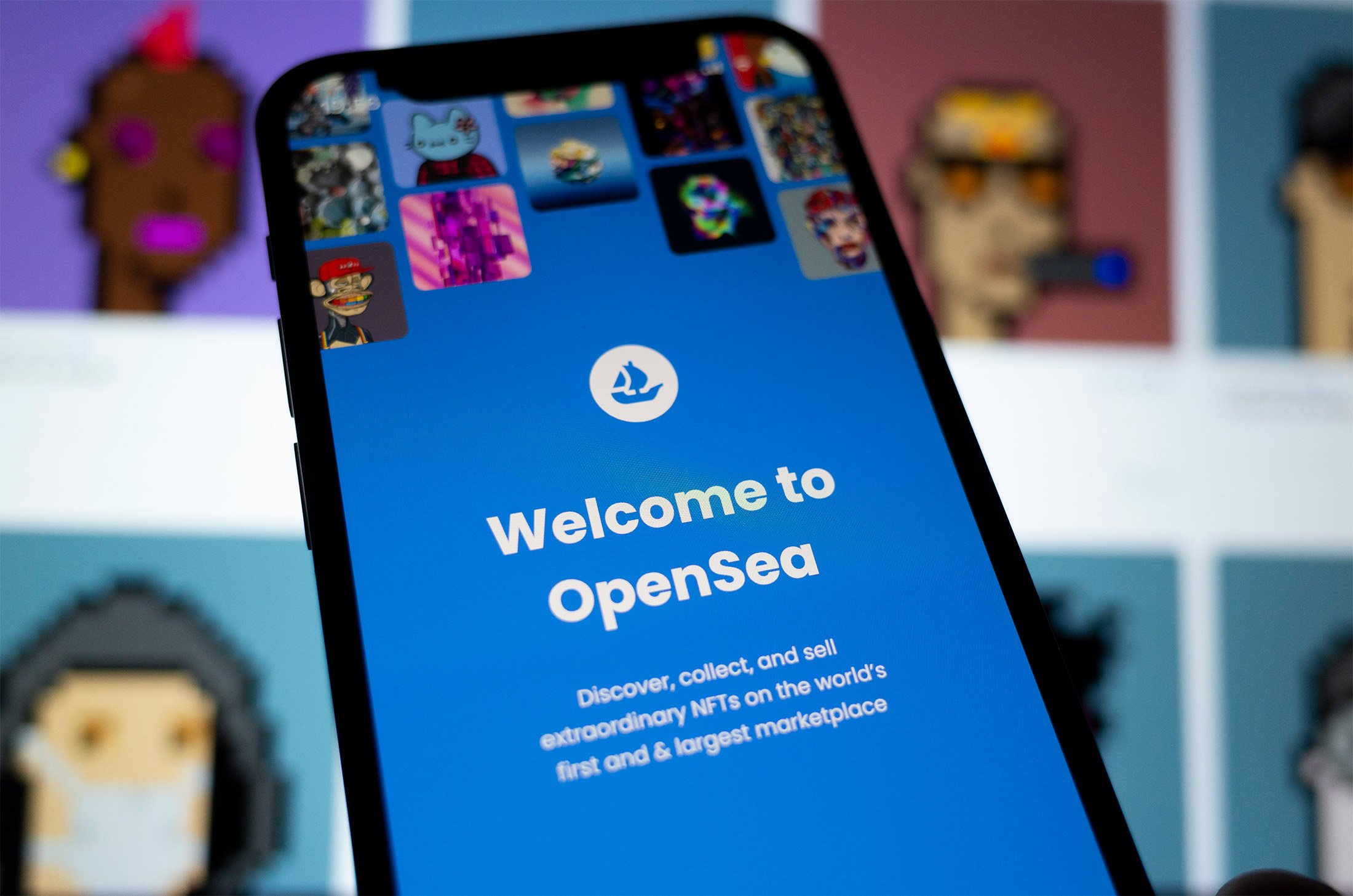 Imagen de OpenSea en una fuerza de trabajo de teléfono móvil