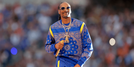 Celebrity NFT portfolio holder Snoop Dogg singing