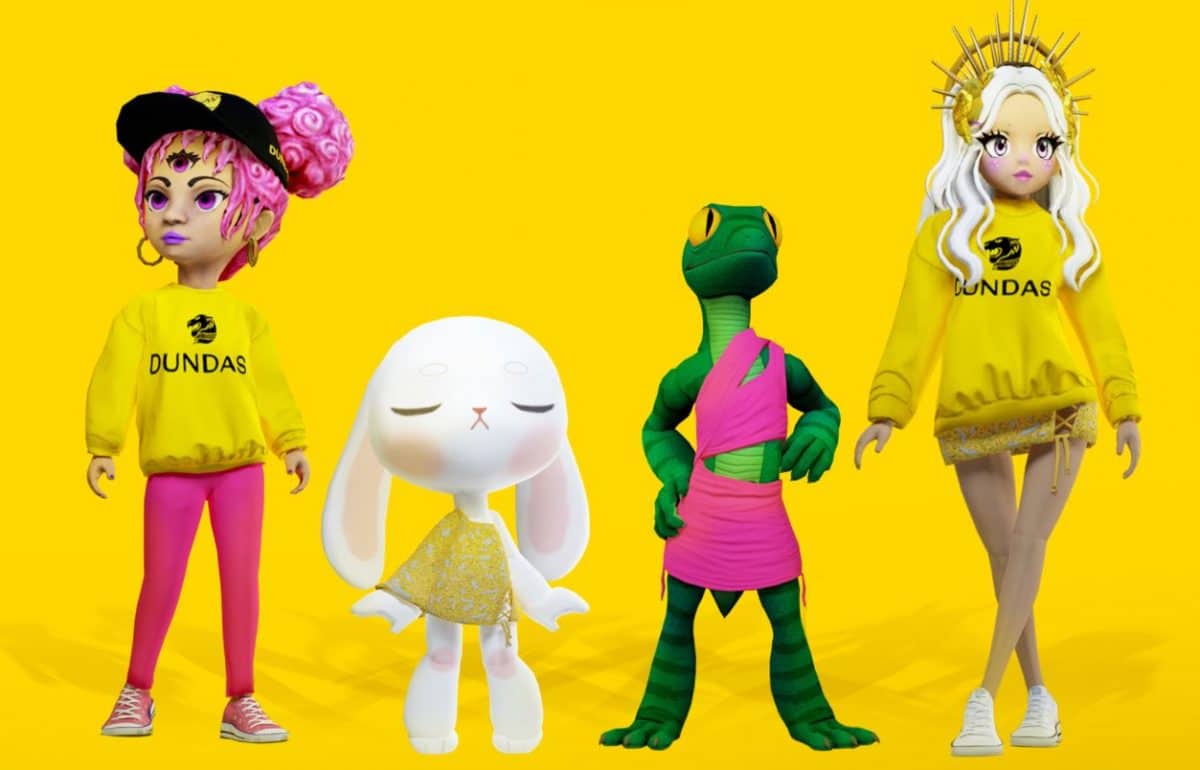 Imagen de cuatro avatares digitales con prendas Dundas x DressX en Roblox