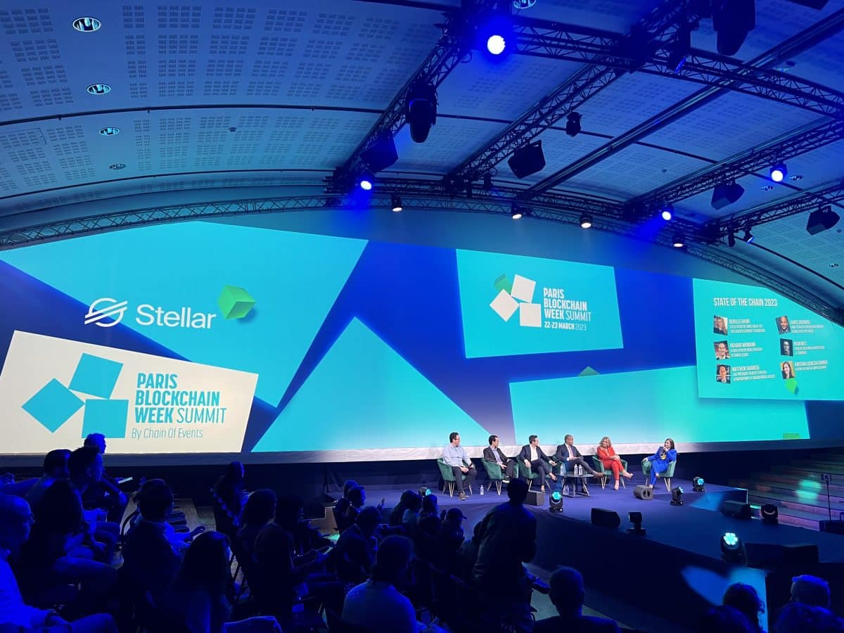 A picture of the main stage at the Paris Blockchain Week.