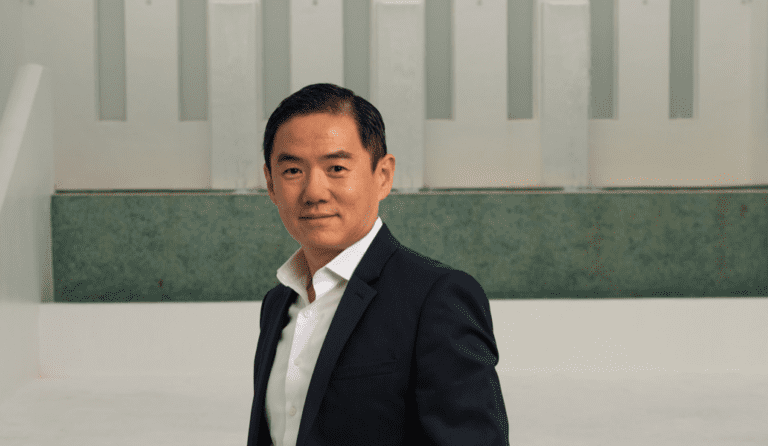 Lin Dai es el director ejecutivo y cofundador de OneOf.