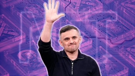 image of Gary Vee waving a hand in the air