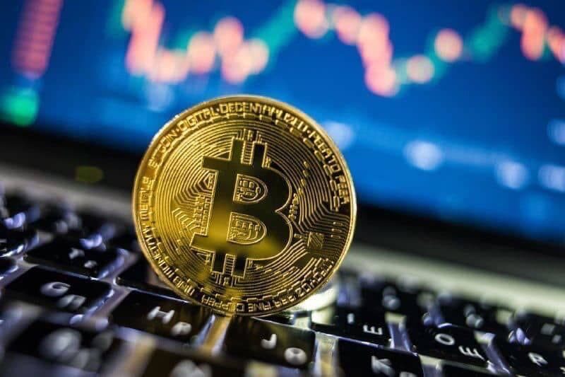 Profit-Taking Eases as Bitcoin Climbs Past ,000